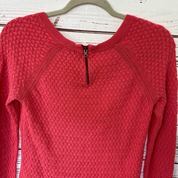 American Eagle S Pink Waffle Knit Cross Stitch Zip Back Crew Neck Sweater - Picture 5 of 7